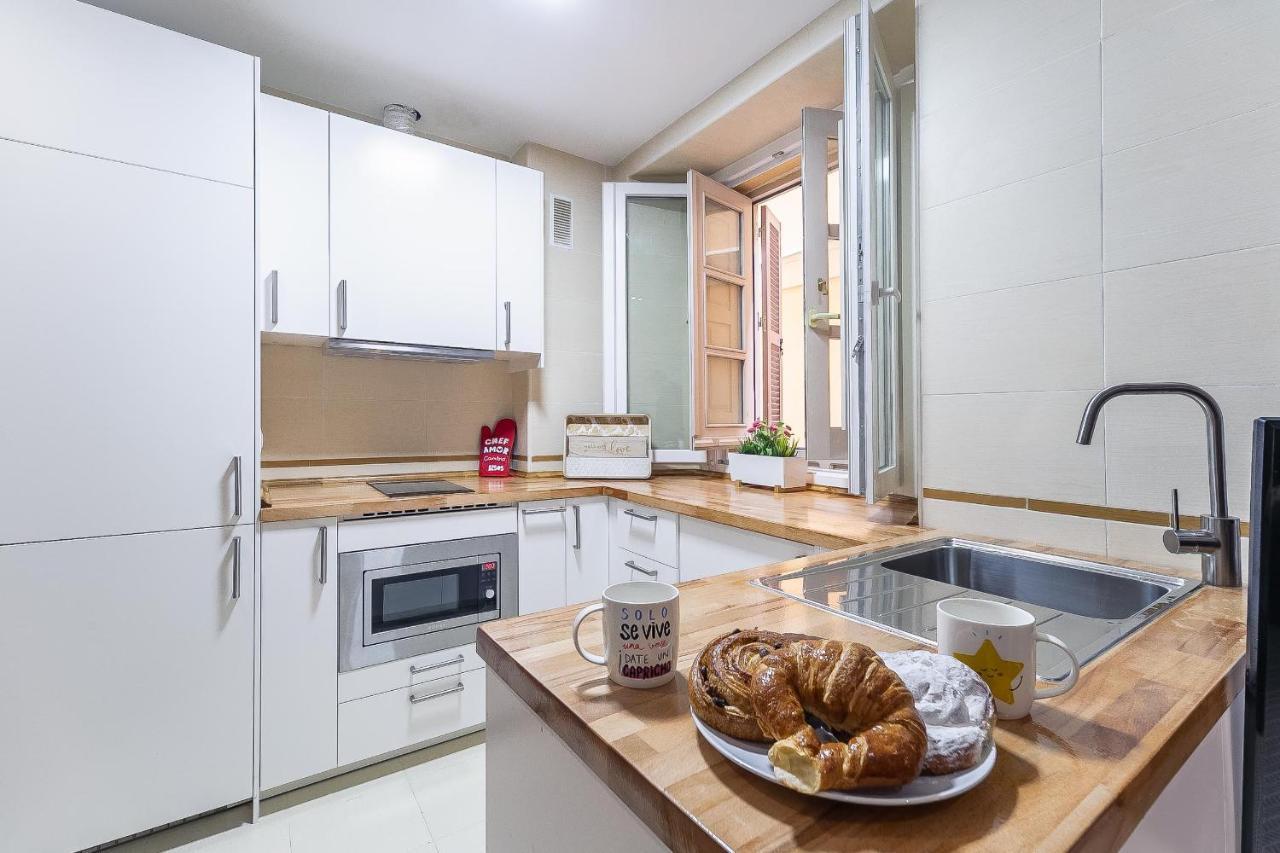 Central Malaga Apartment At Mitjana Plaza المظهر الخارجي الصورة