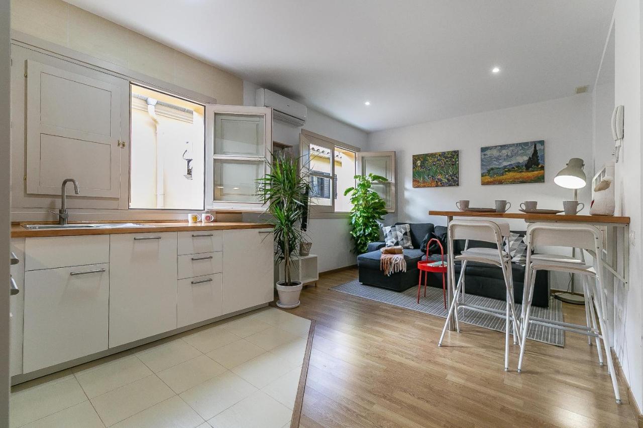 Central Malaga Apartment At Mitjana Plaza المظهر الخارجي الصورة