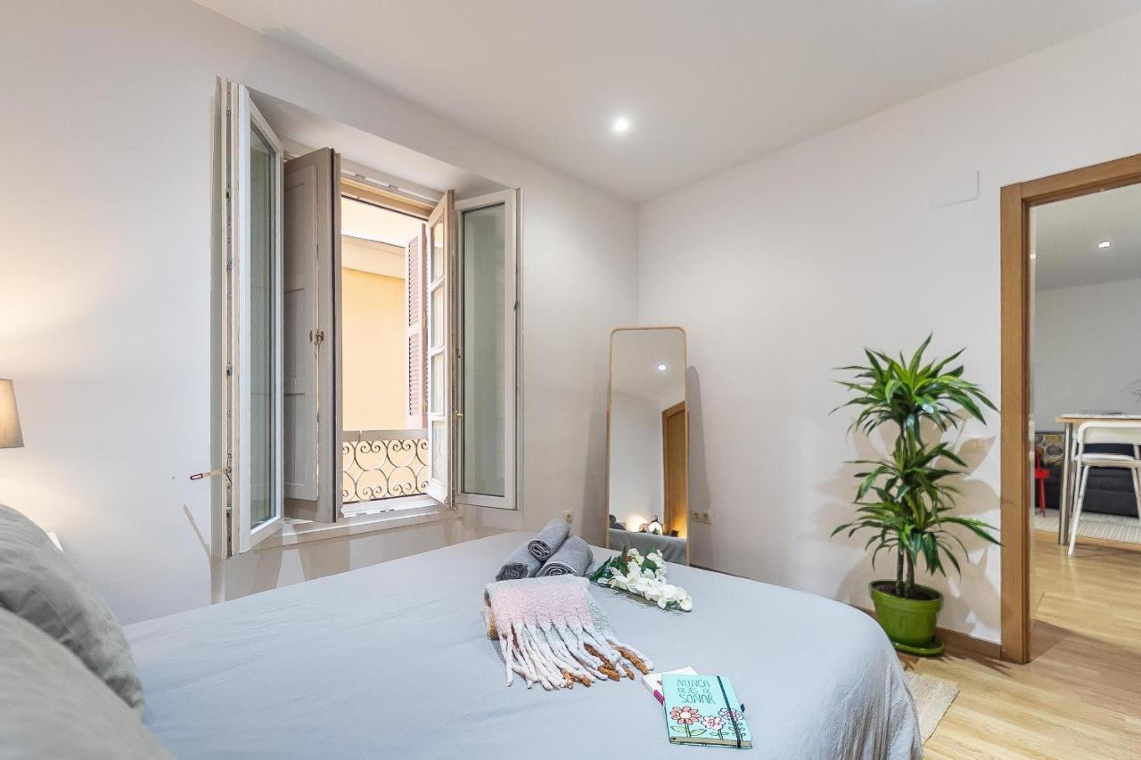 Central Malaga Apartment At Mitjana Plaza المظهر الخارجي الصورة