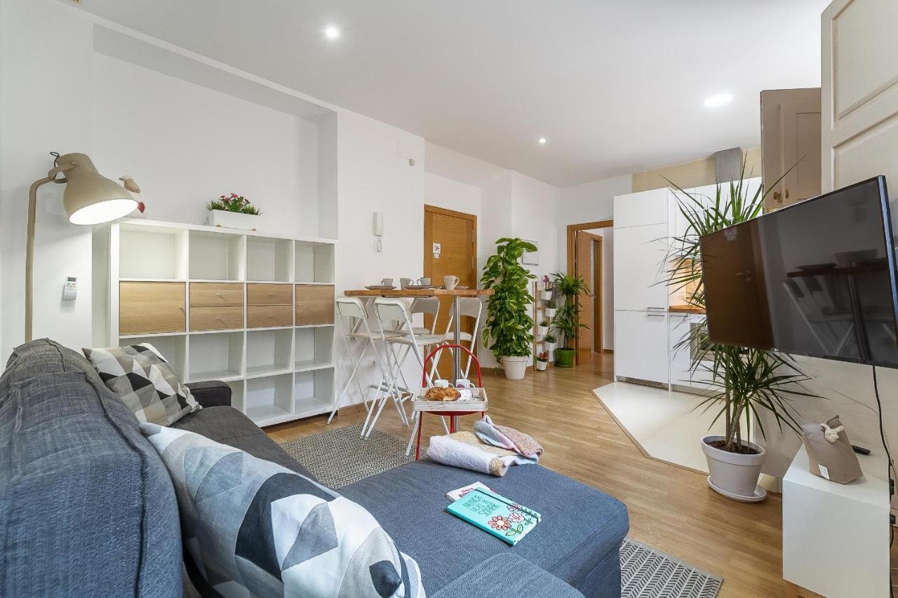 Central Malaga Apartment At Mitjana Plaza المظهر الخارجي الصورة