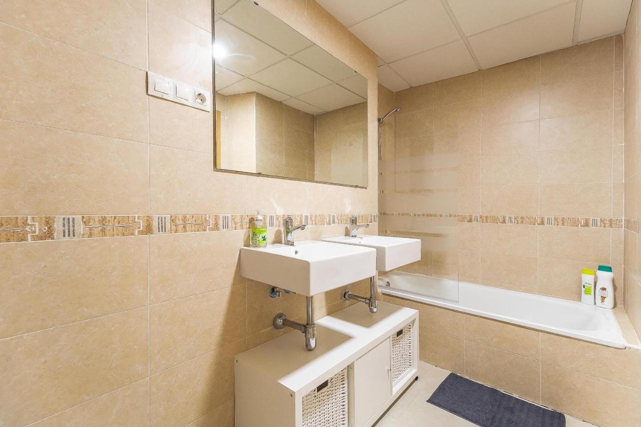 Central Malaga Apartment At Mitjana Plaza المظهر الخارجي الصورة