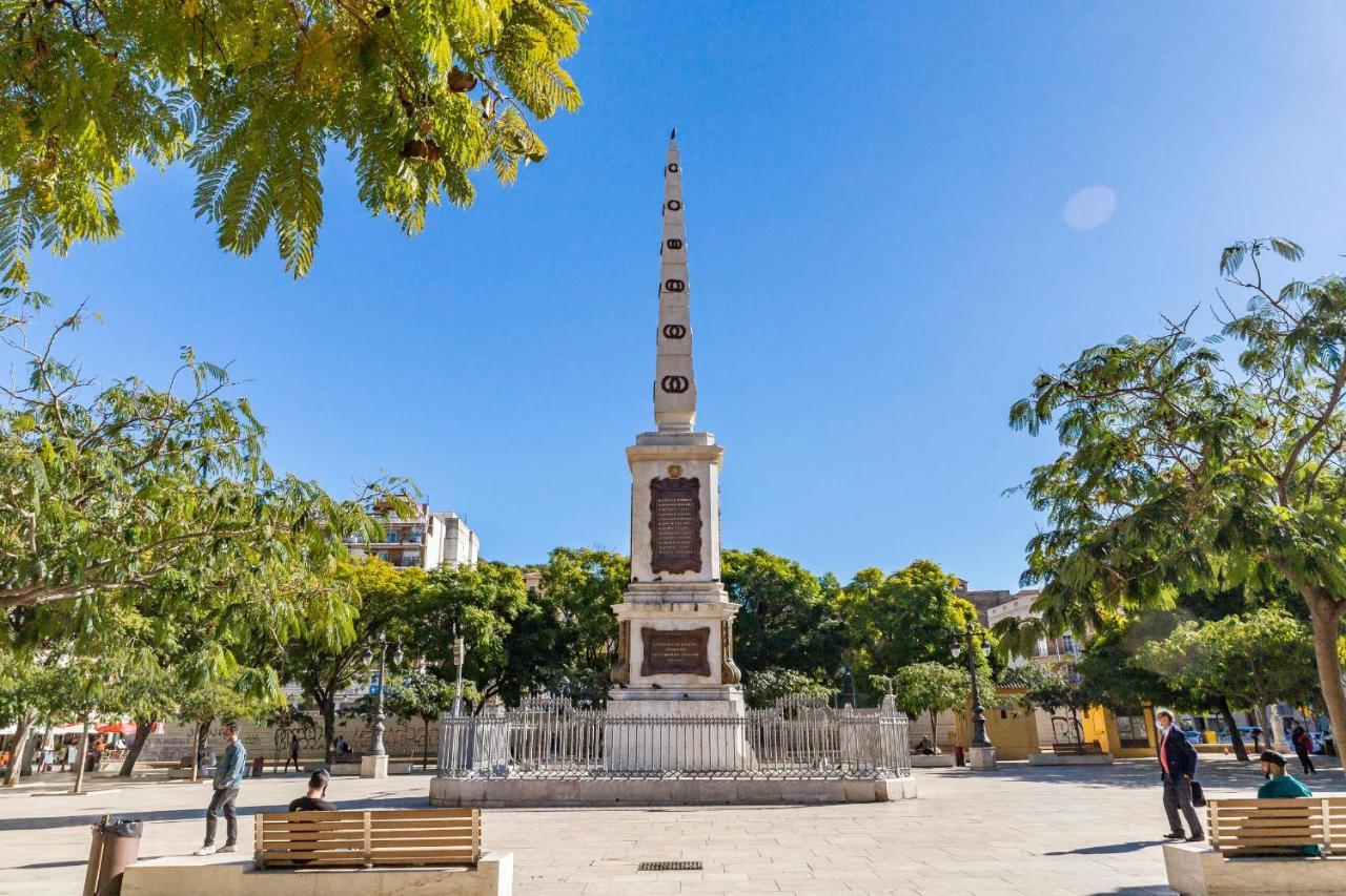 Central Malaga Apartment At Mitjana Plaza المظهر الخارجي الصورة